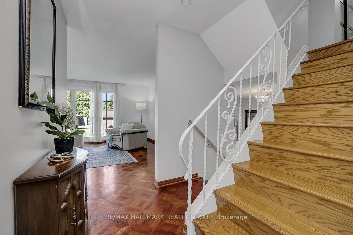 1950 Ludgate Crescent • Ottawa, ON photo 12