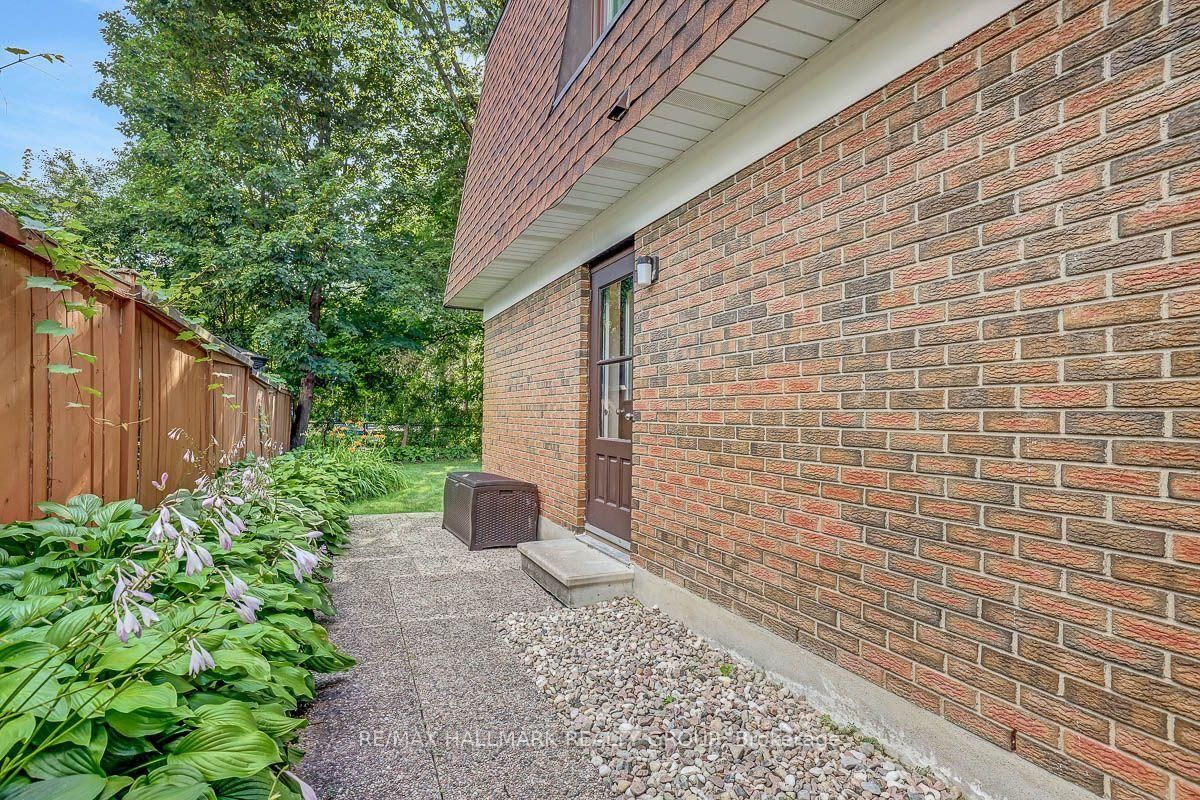 1950 Ludgate Crescent • Ottawa, ON photo 46