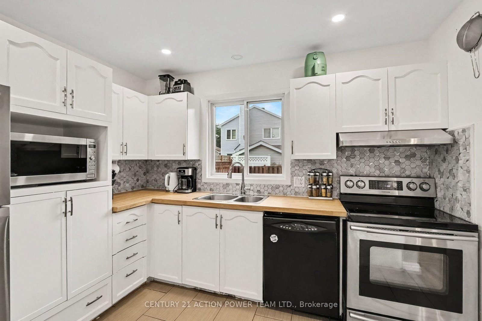 1675 Lacombe Drive • Orleans, ON photo 11
