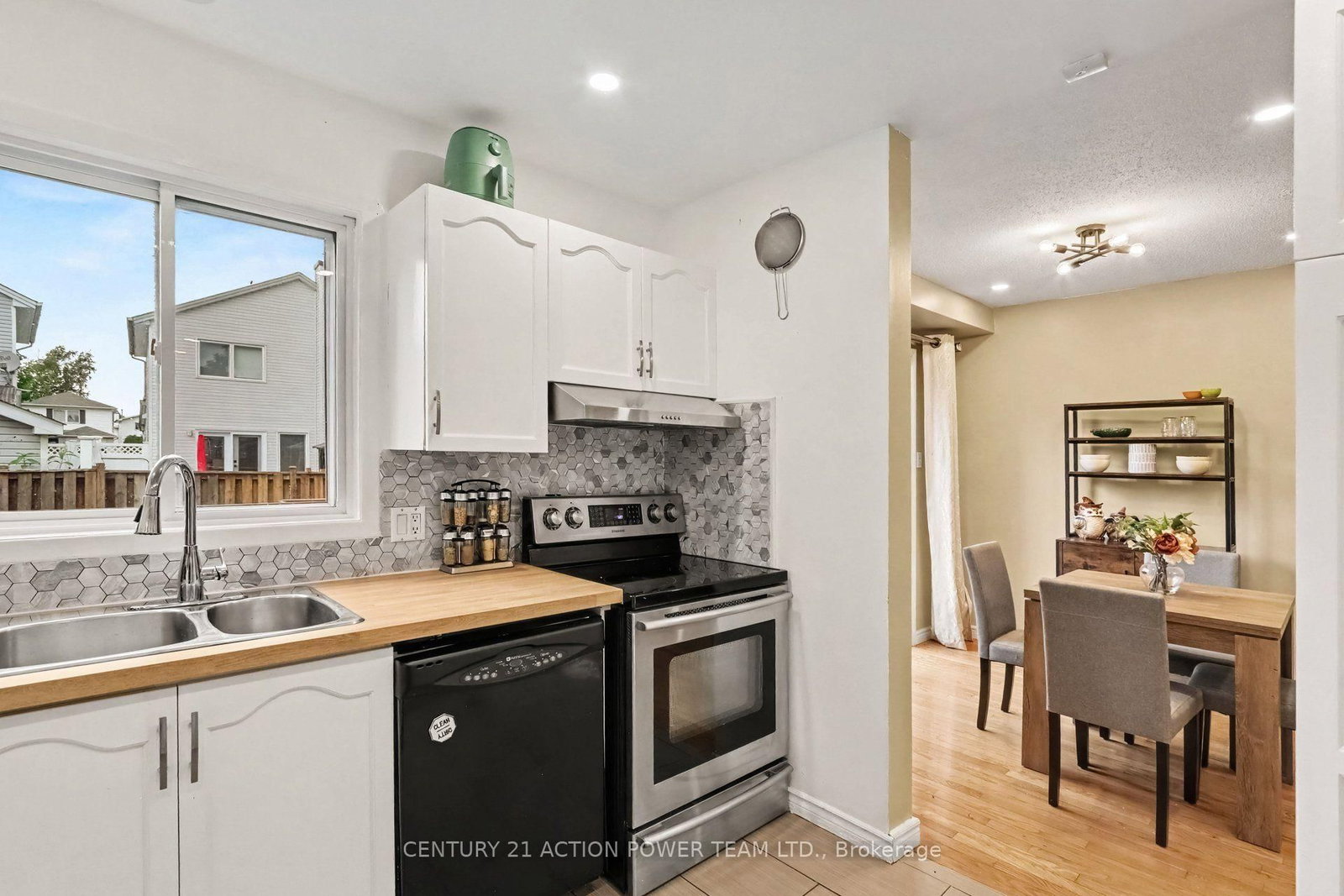 1675 Lacombe Drive • Orleans, ON photo 12
