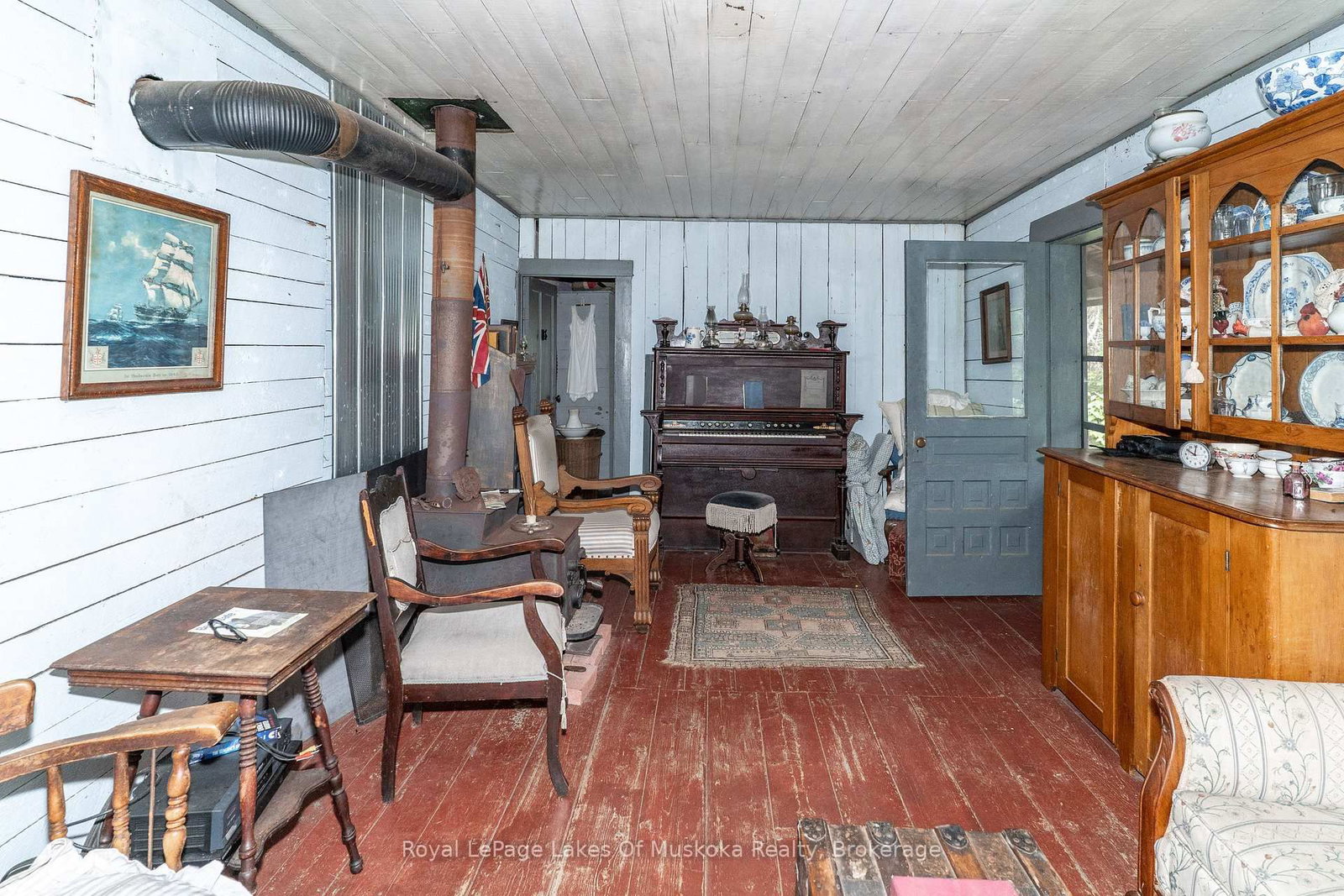 1099 Wolfkin Lake Road • Lake of Bays, ON photo 19