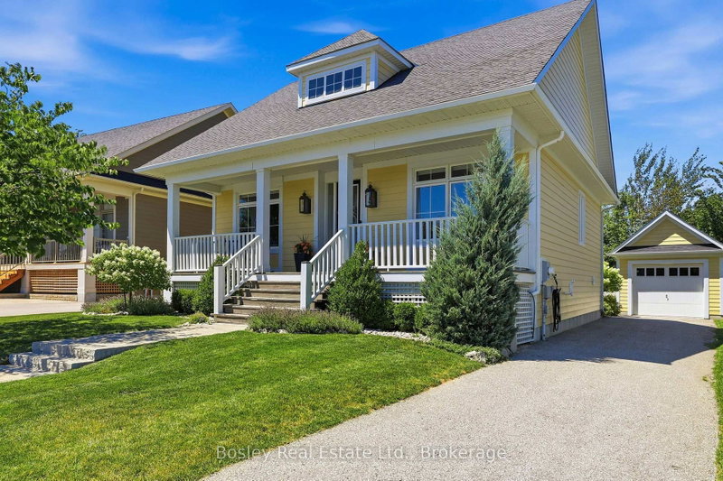104 Snow Apple Crescent