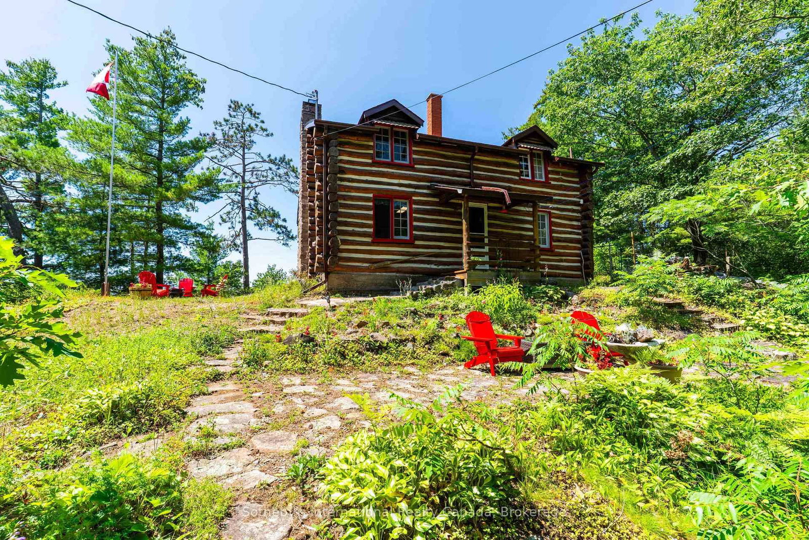 1 Island 29kl Kahshe Lake - Cooee Island • Gravenhurst, ON photo 13
