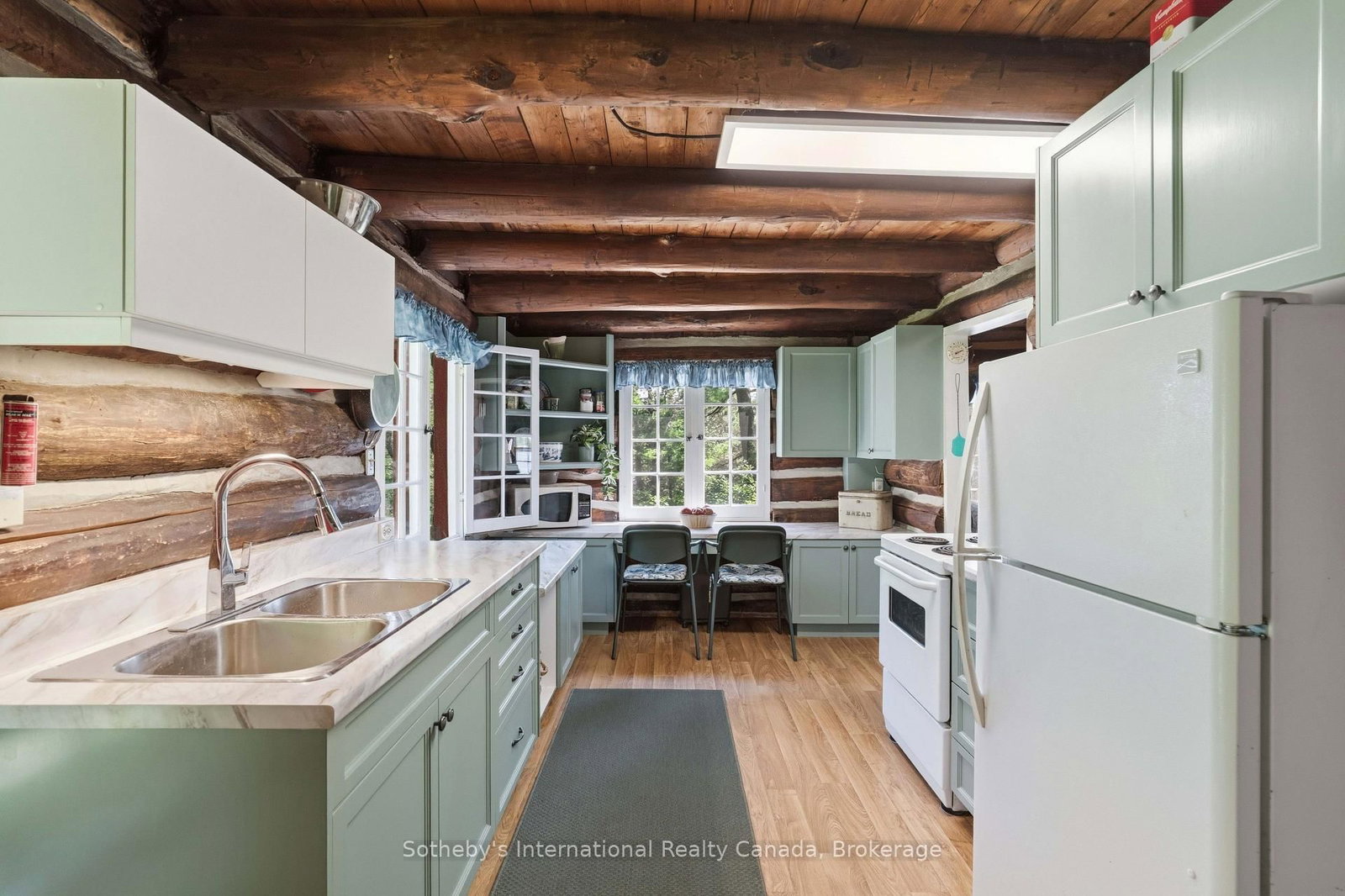 1 Island 29kl Kahshe Lake - Cooee Island • Gravenhurst, ON photo 17
