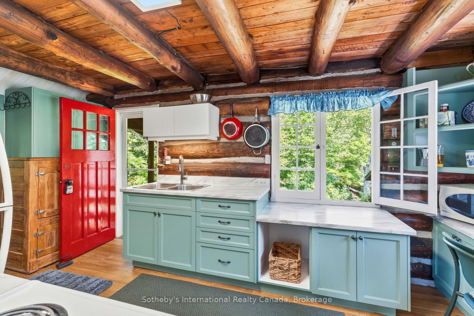 1 Island 29kl Kahshe Lake - Cooee Island • Gravenhurst, ON photo 18