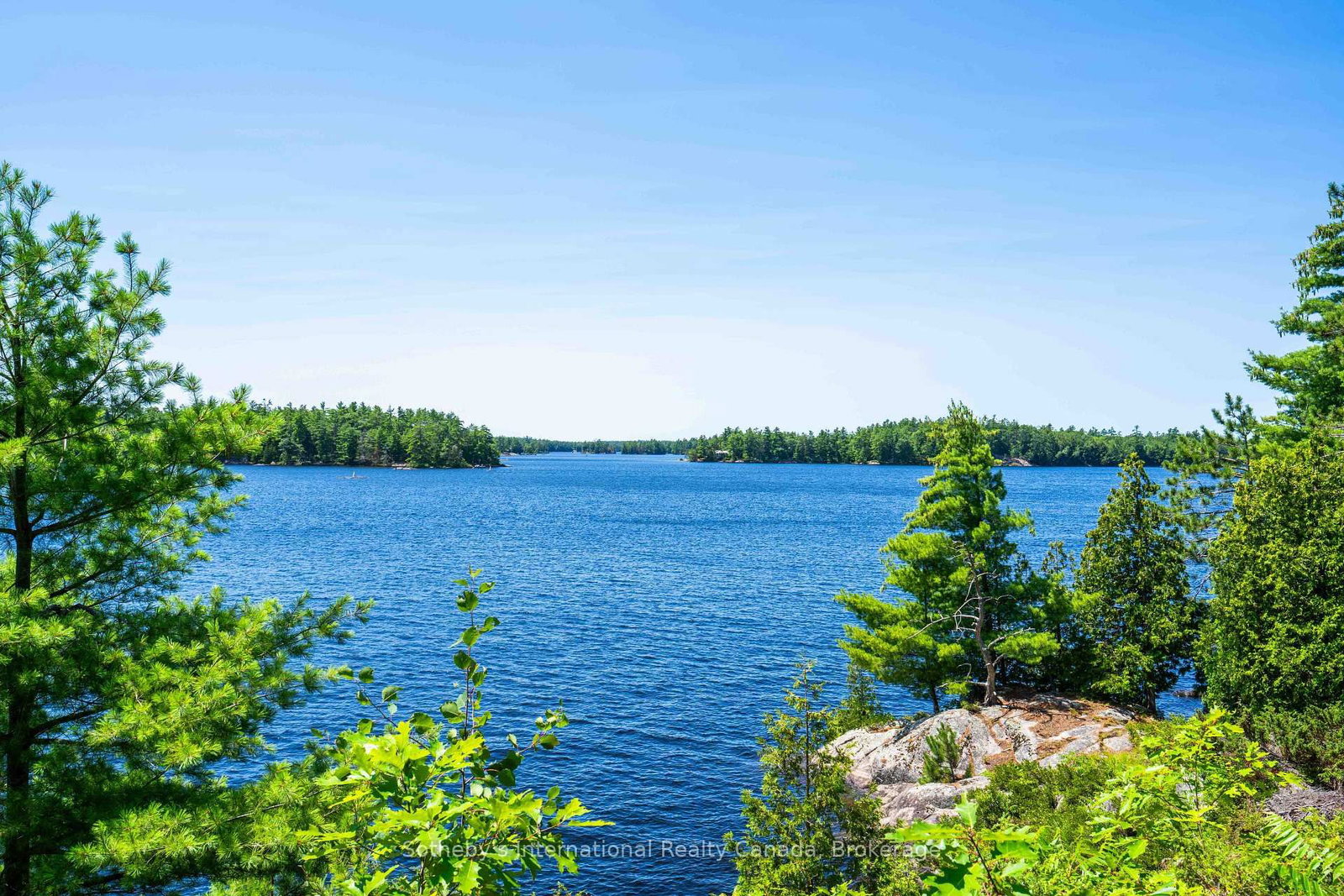 1 Island 29kl Kahshe Lake - Cooee Island • Gravenhurst, ON photo 5
