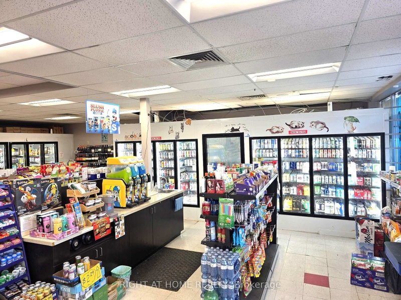 129 Colborne St W photo 4