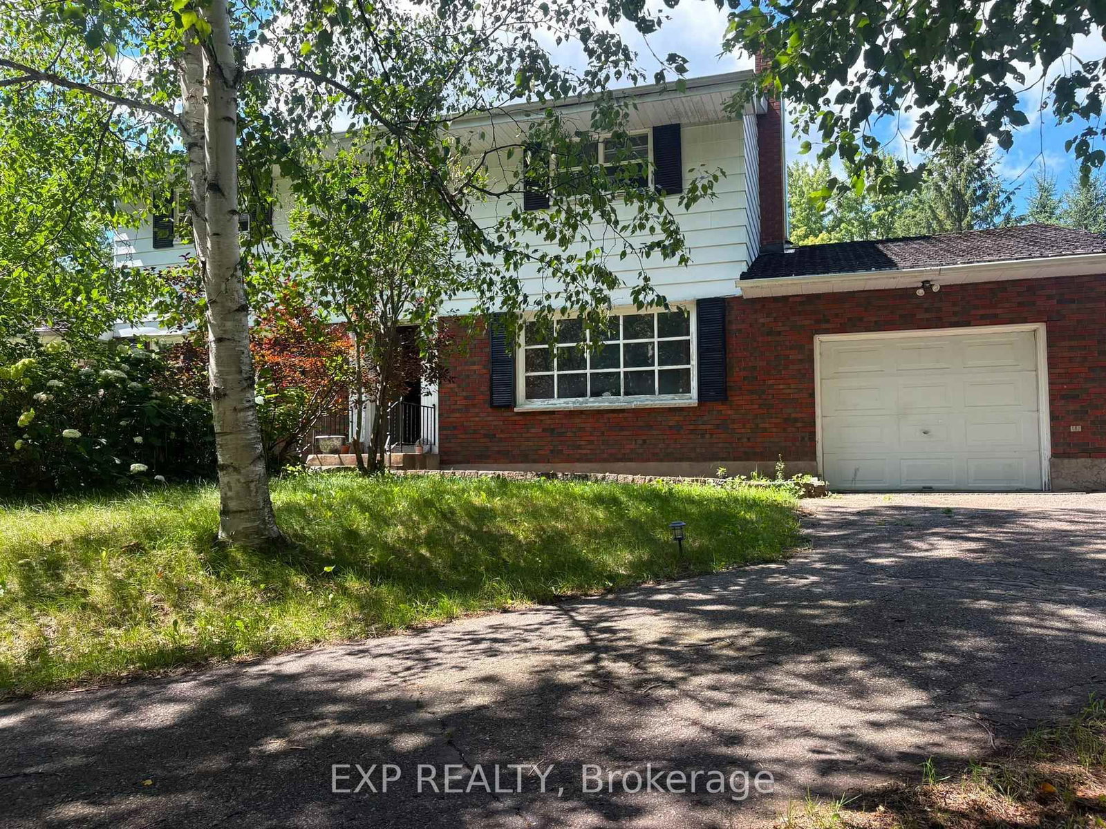 16 CIVIC Street • Killaloe, ON photo 2