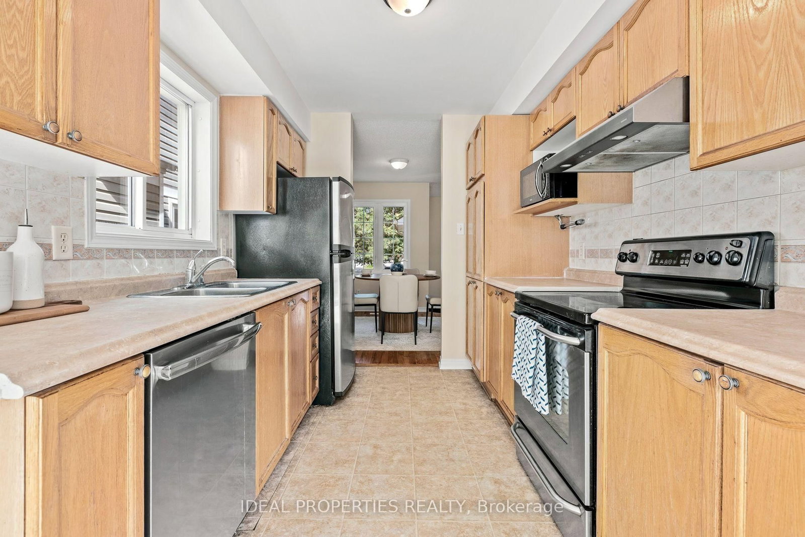 418 Beatrice Drive • Ottawa, ON photo 15