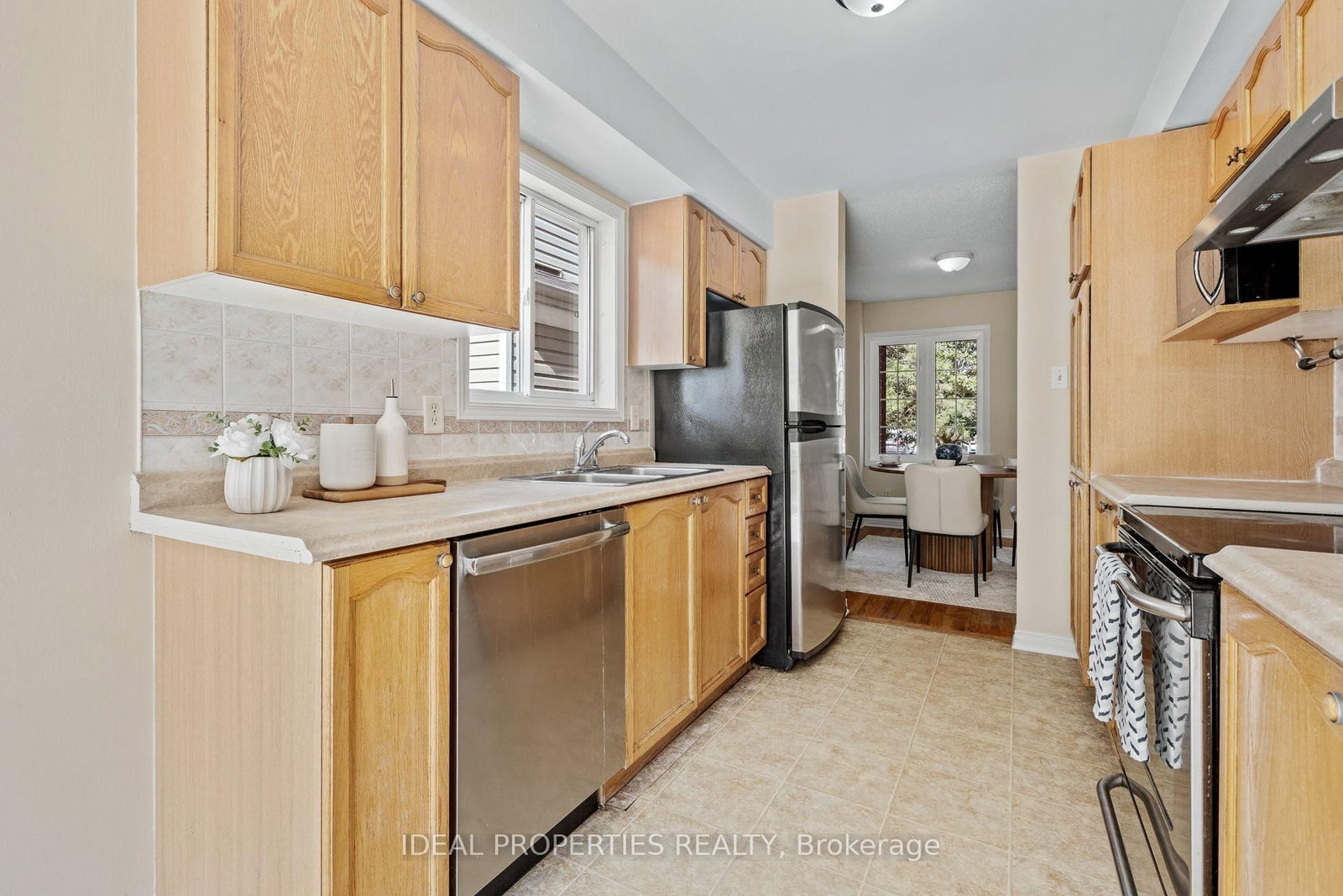 418 Beatrice Drive • Ottawa, ON photo 16