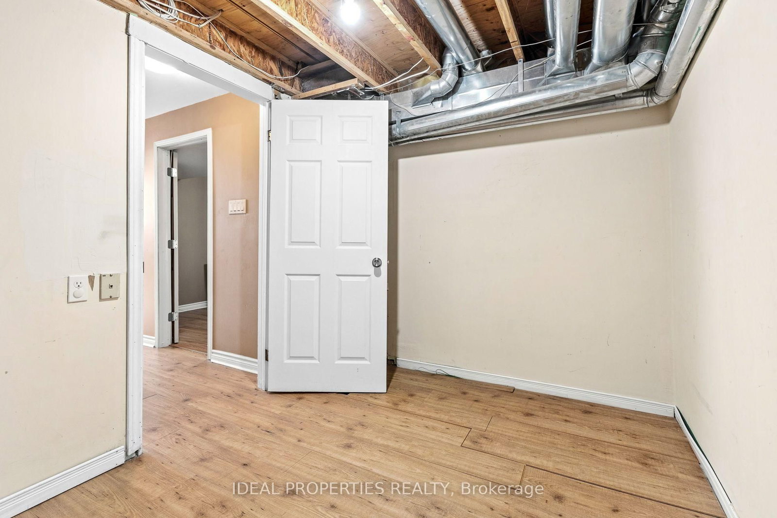 418 Beatrice Drive • Ottawa, ON photo 38