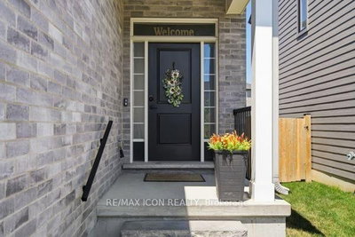 3053 Heardcreek Trail • London North, ON photo 2