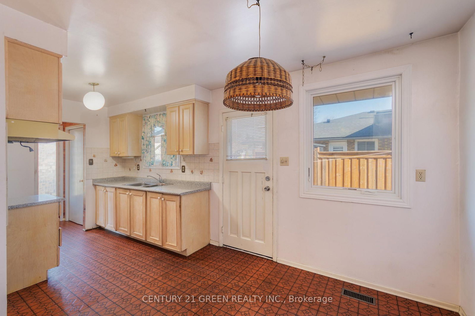 729 West 5th Street • Hamilton, ON photo 14