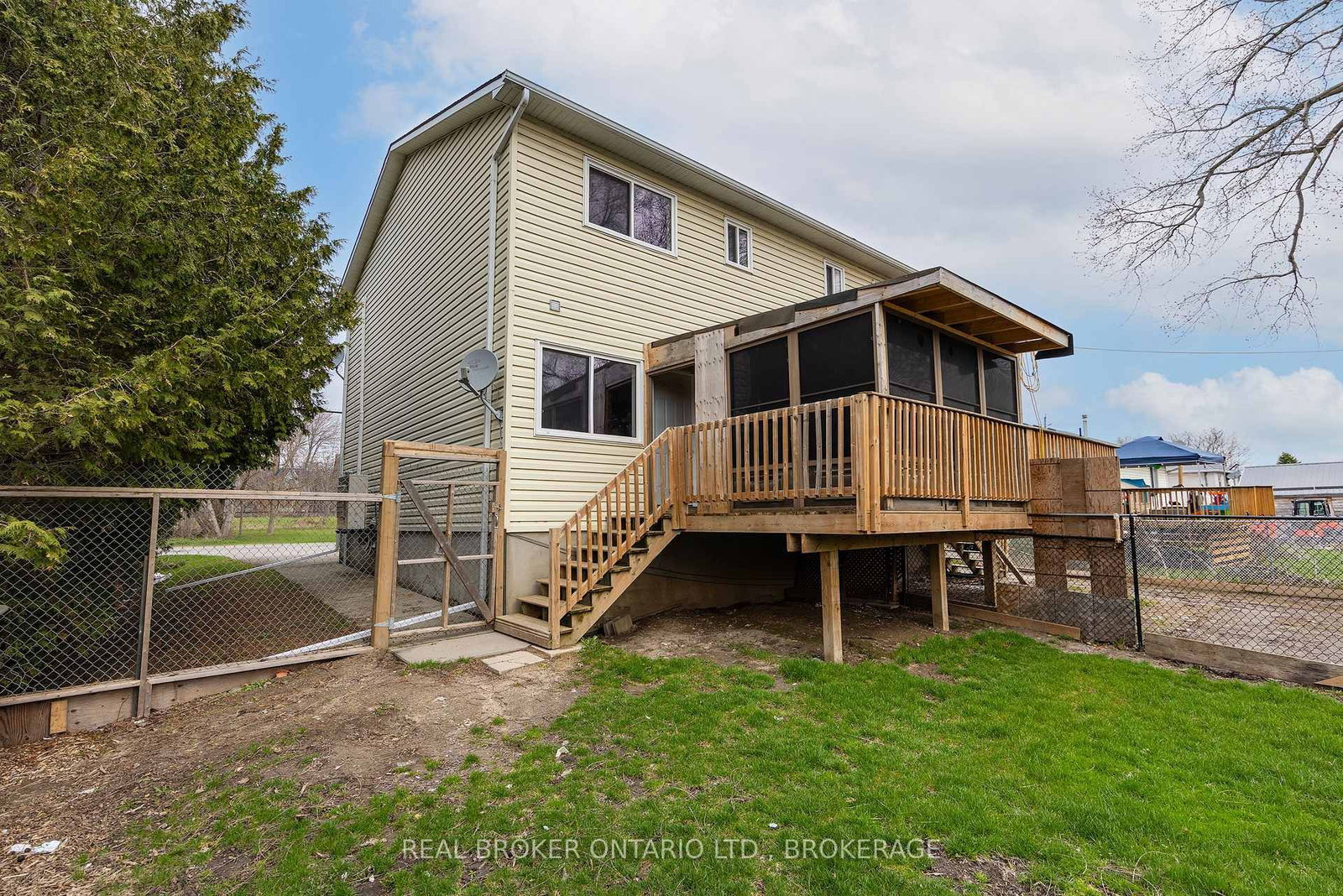 43-45 Railway Street • Lansdowne Village, ON photo 37
