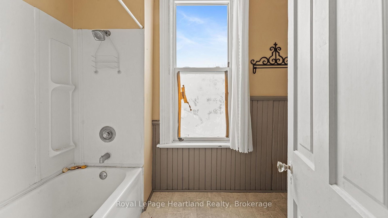 190 Albert Street • Central Huron, ON photo 36