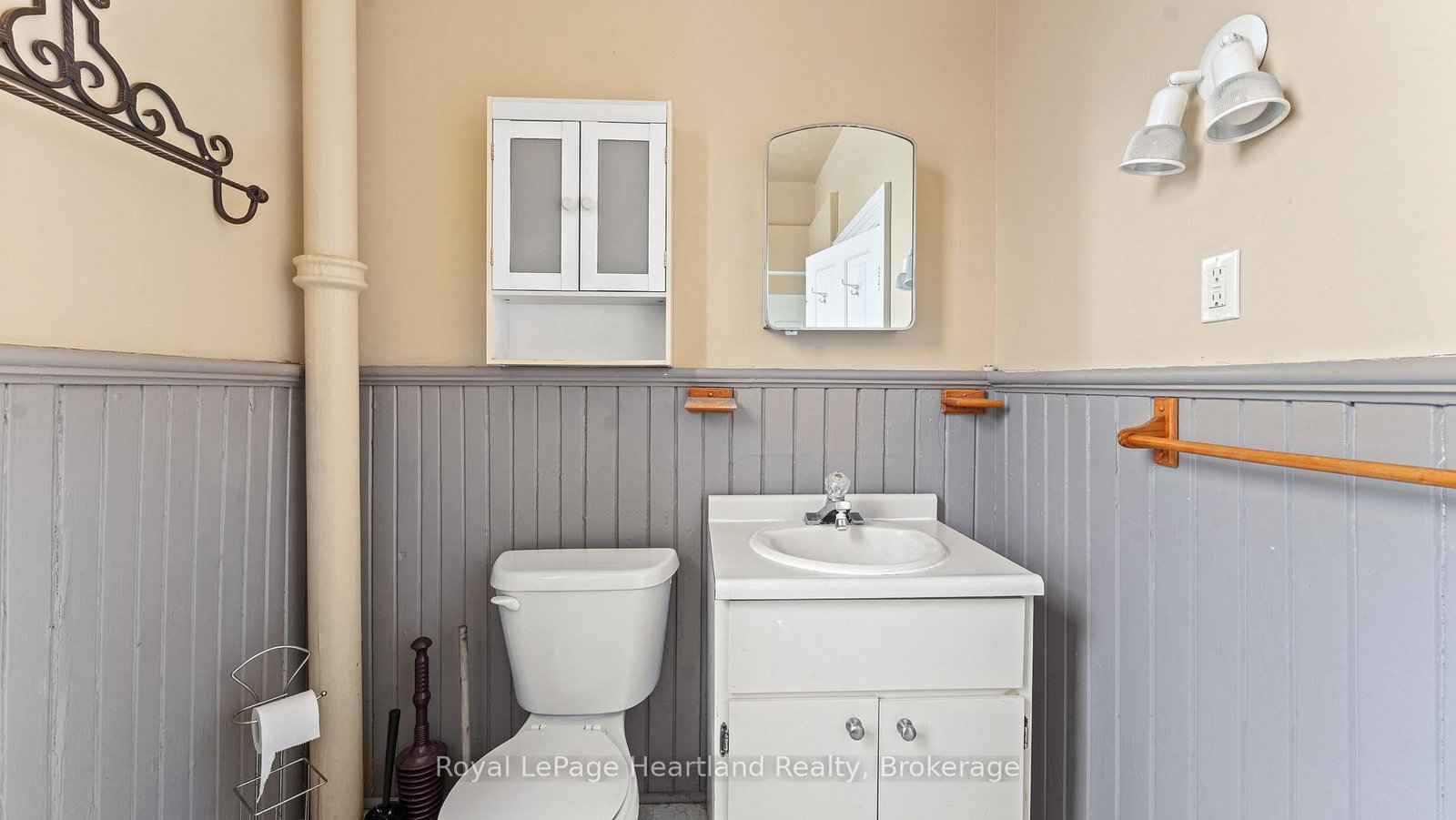 190 Albert Street • Central Huron, ON photo 37