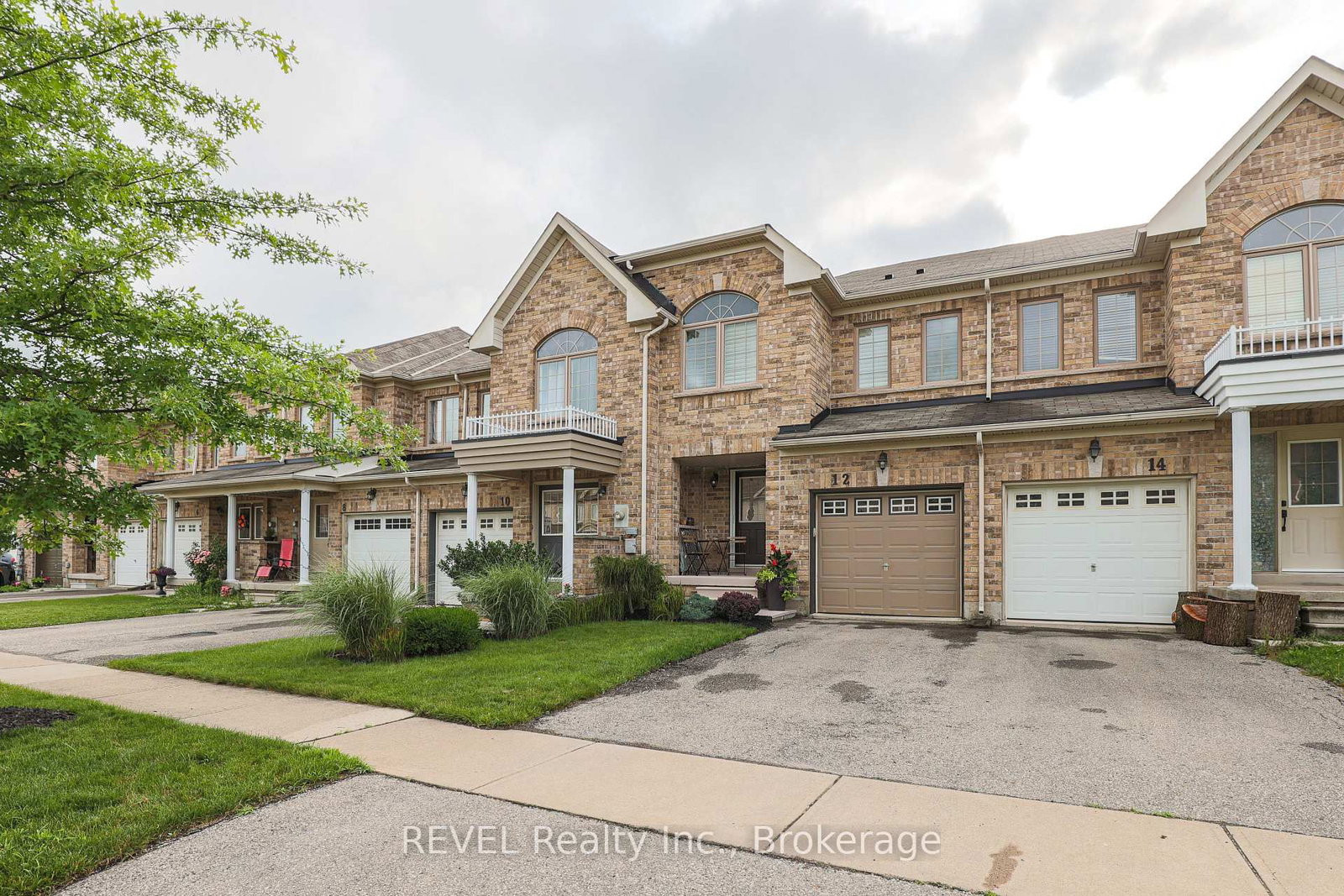 12 Colonel Lyall Street • St. Catharines, ON photo 1