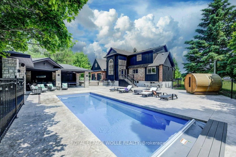 8466 Sideroad 30