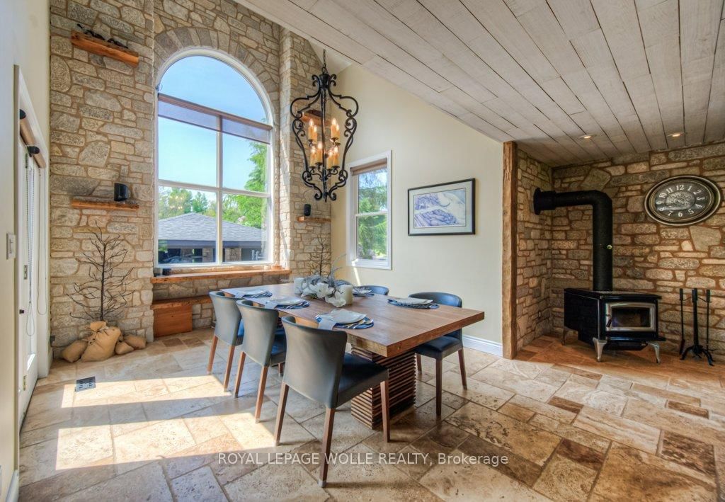 8466 Sideroad 30 • Centre Wellington, ON photo 11