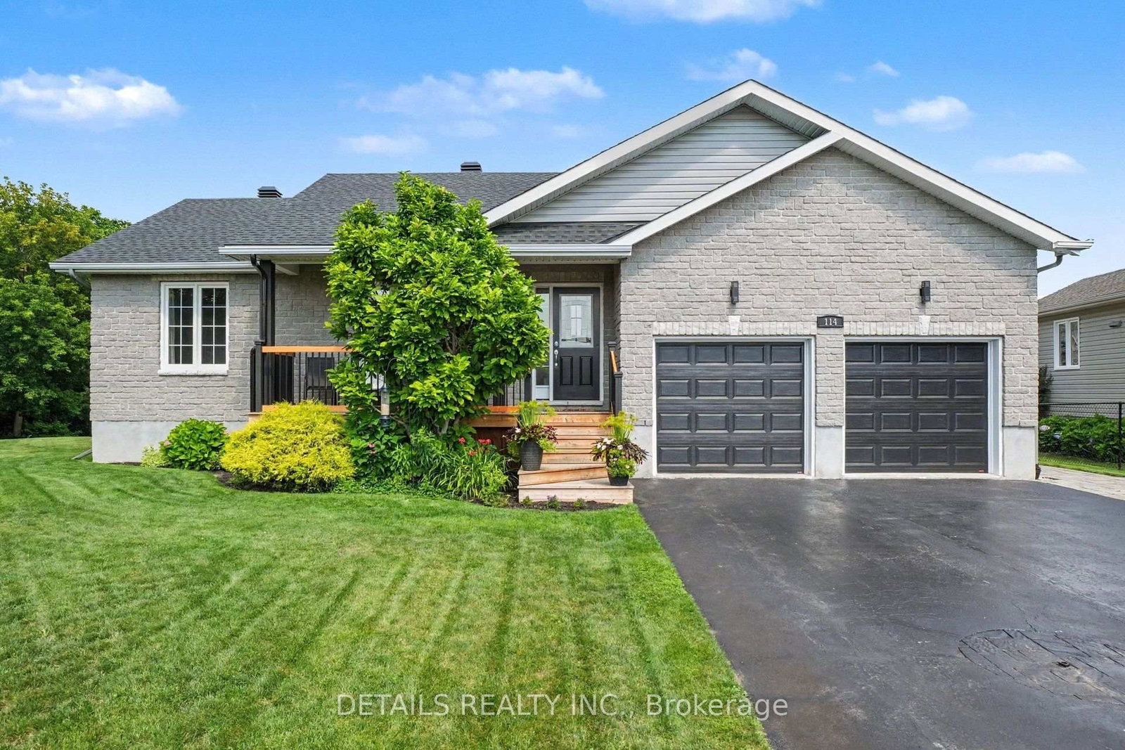 114 Templeton Court • North Grenville, ON photo 2