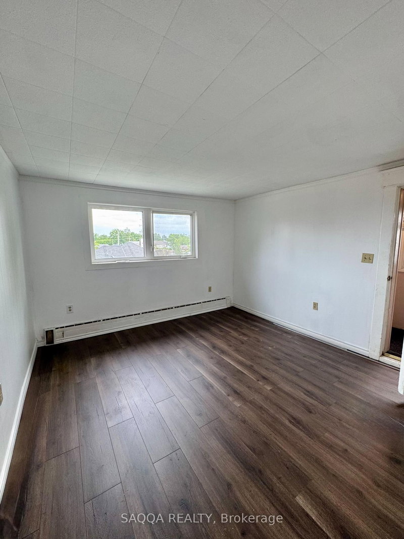 Upper - 100 Niagara Street