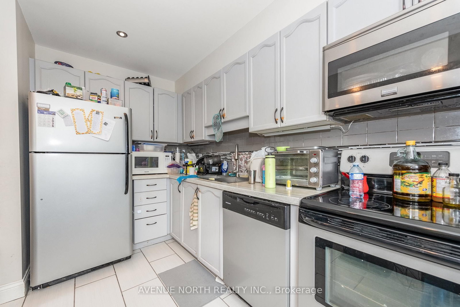 501 Lawler Crescent • Ottawa, ON photo 11