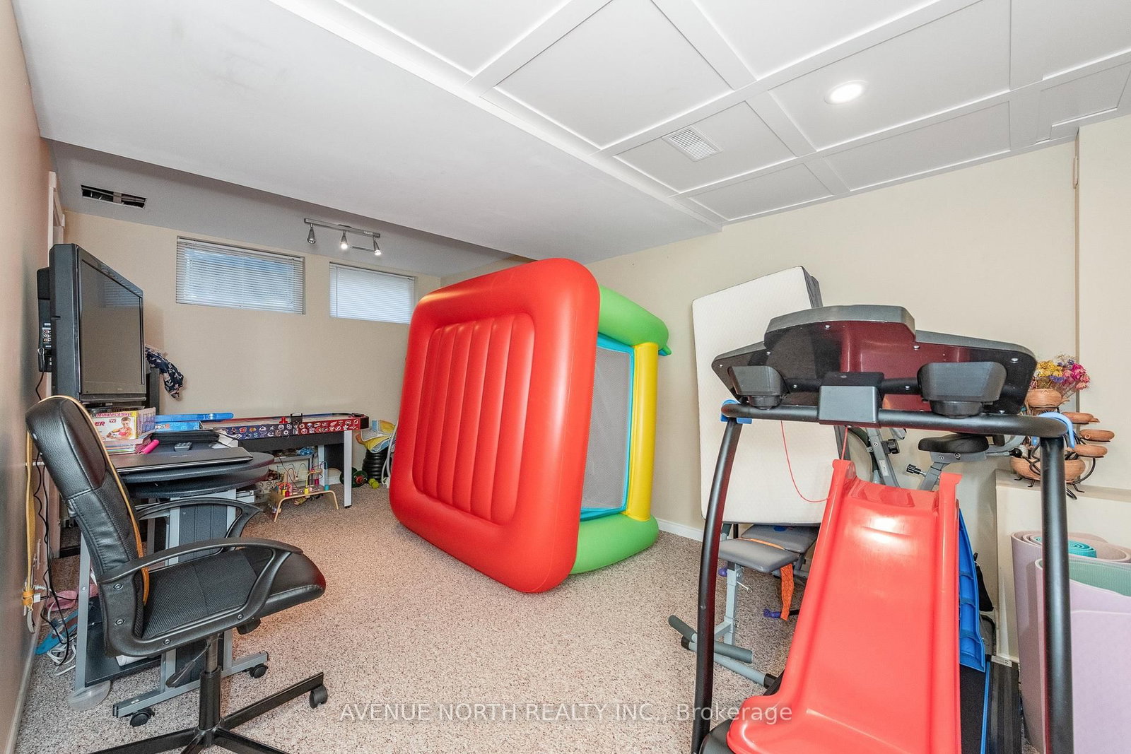 501 Lawler Crescent • Ottawa, ON photo 17