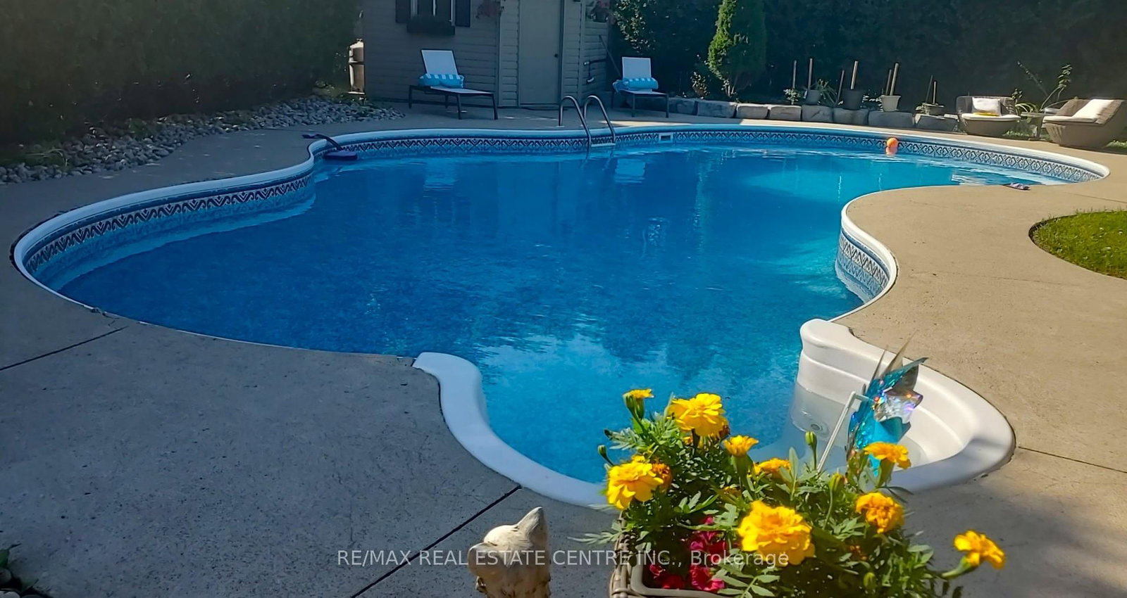 2 Irongate Drive • Brant, ON photo 4