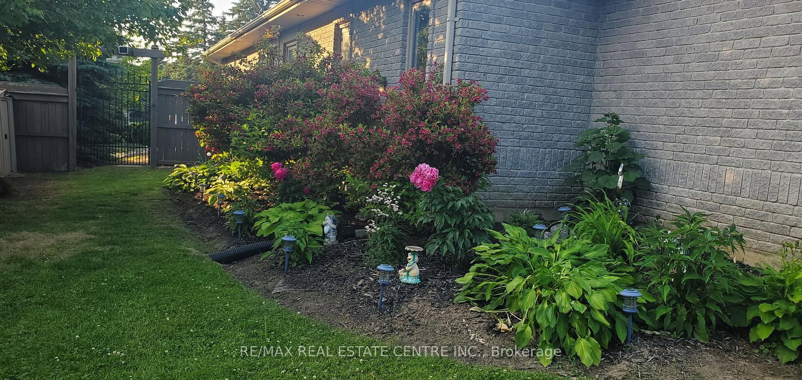 2 Irongate Drive • Brant, ON photo 8
