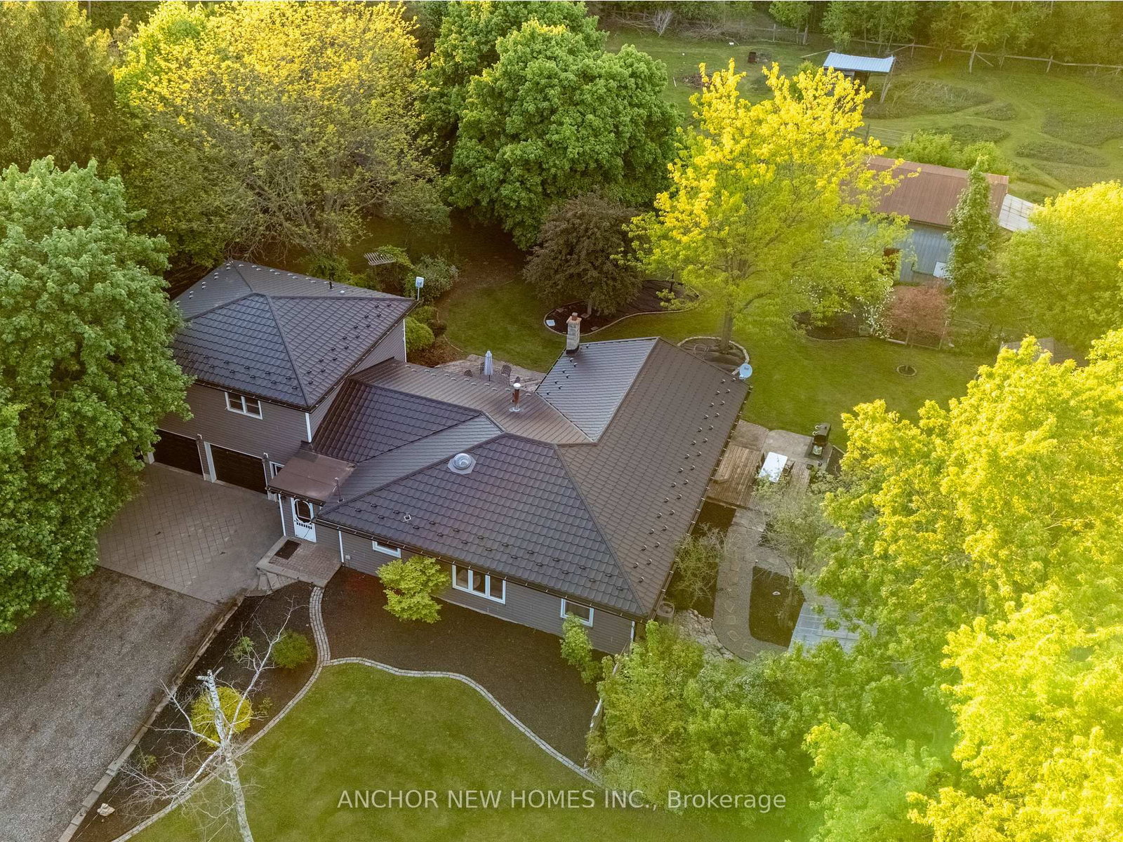Listing Image 44