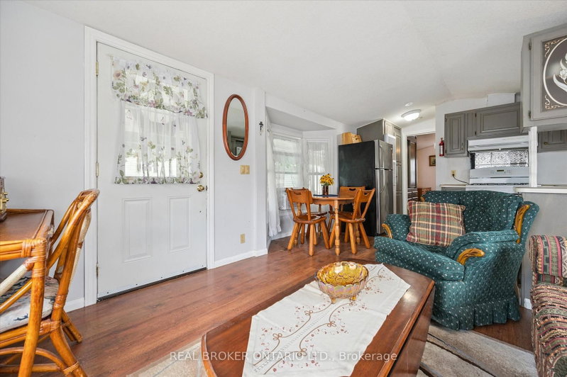 445 Pine Pass photo 4