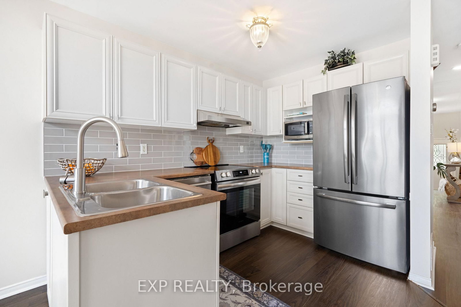 1064 Candlewood Street • Ottawa, ON photo 17