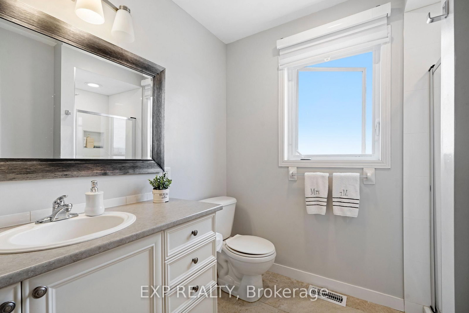 1064 Candlewood Street • Ottawa, ON photo 26
