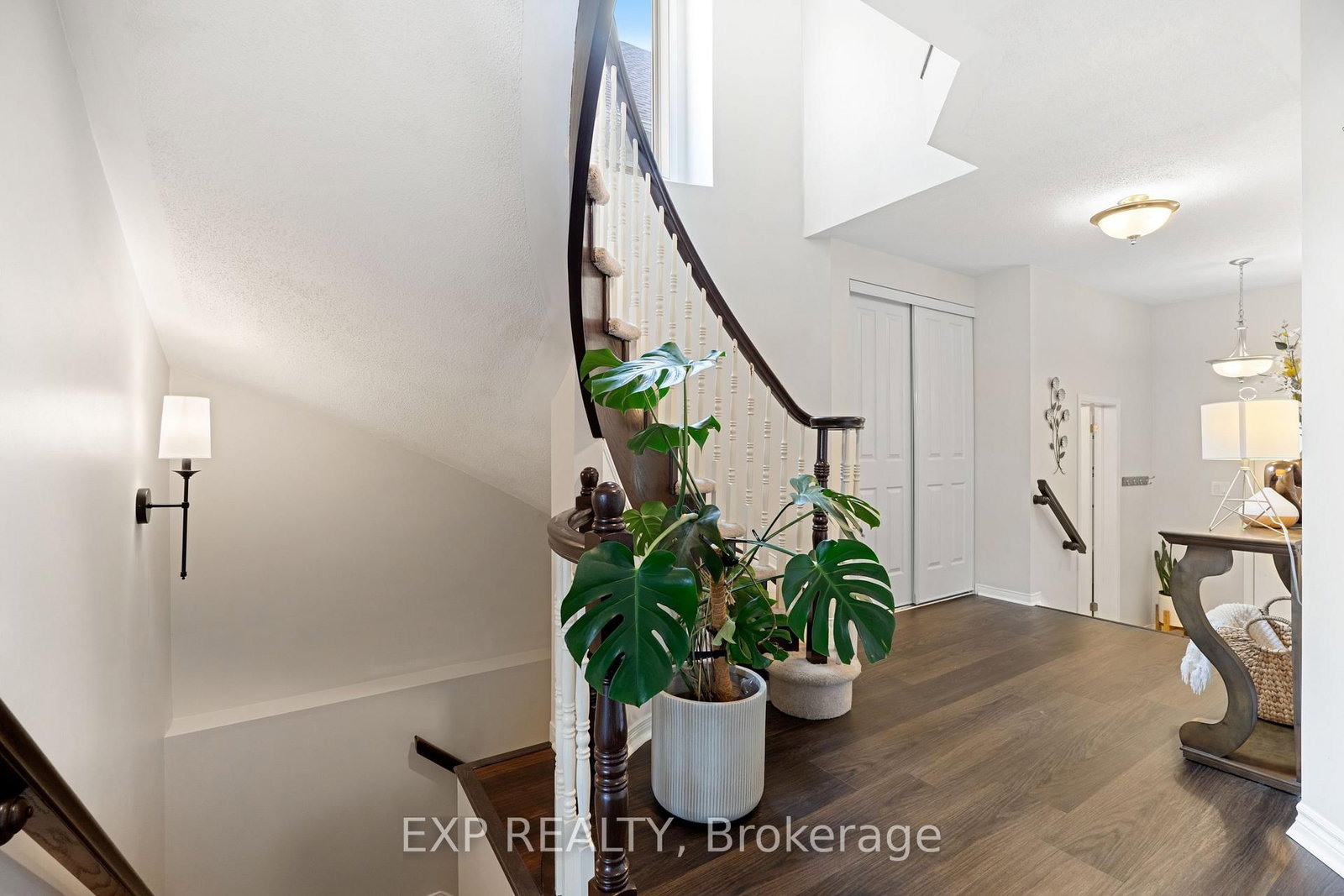 1064 Candlewood Street • Ottawa, ON photo 8