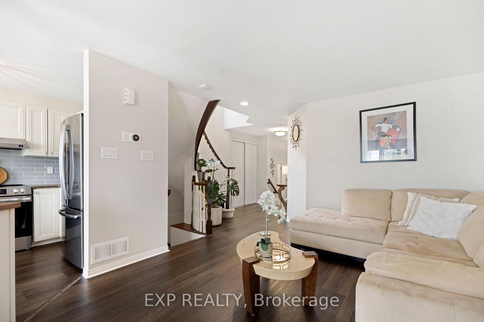 1064 Candlewood Street • Ottawa, ON photo 9