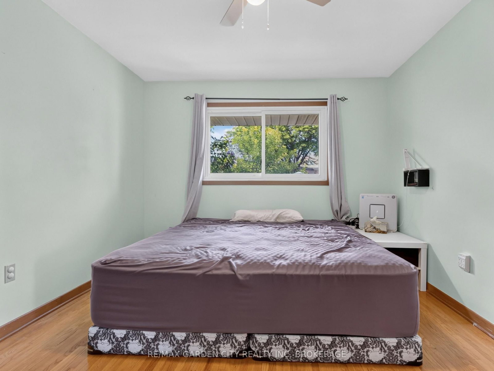 19 Black Knight Road • St. Catharines, ON photo 11