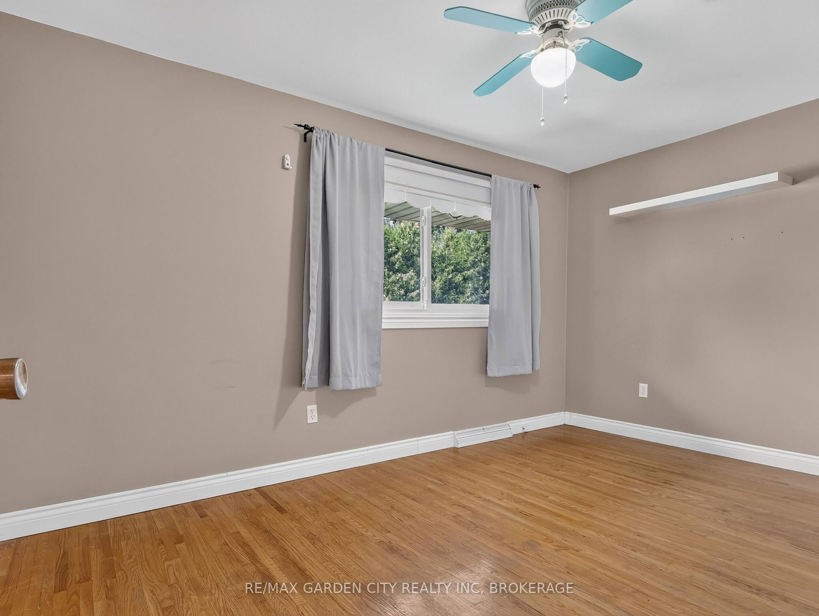19 Black Knight Road • St. Catharines, ON photo 13
