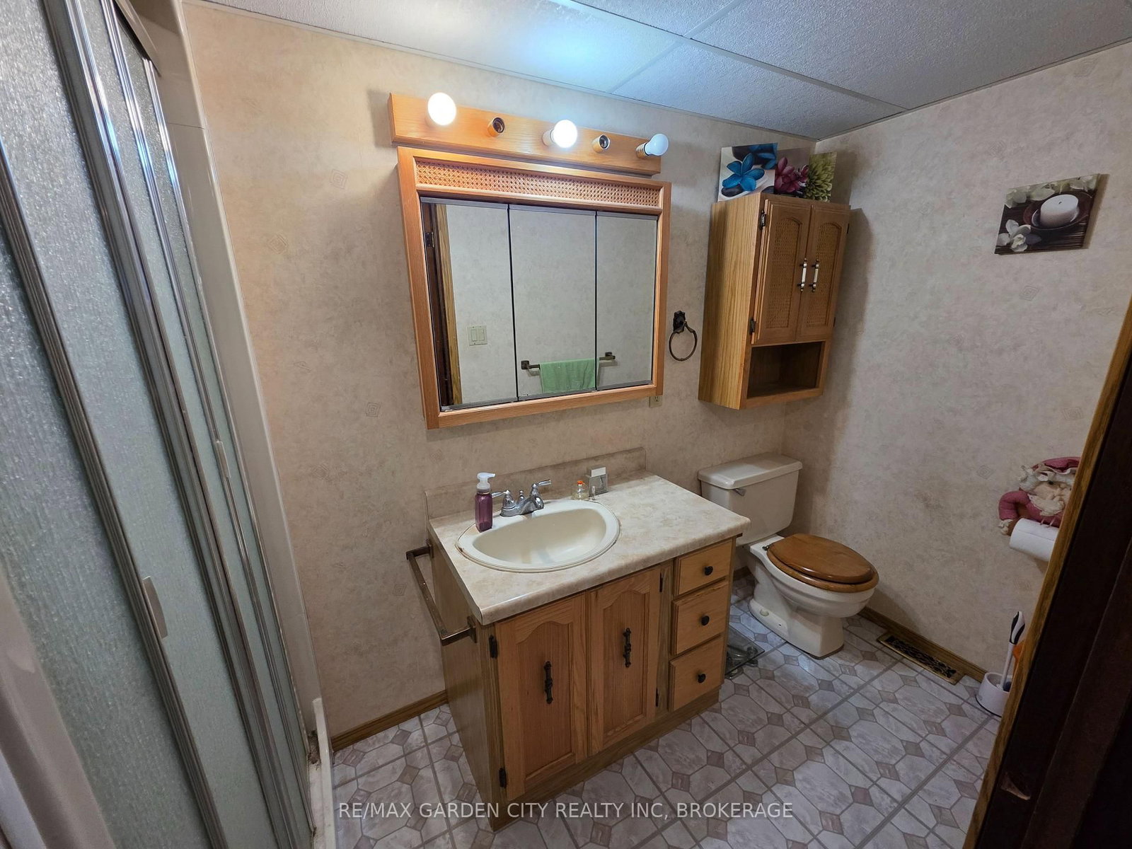 19 Black Knight Road • St. Catharines, ON photo 18