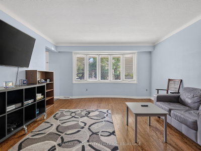 19 Black Knight Road • St. Catharines, ON photo 5