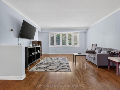 19 Black Knight Road • St. Catharines, ON photo 8