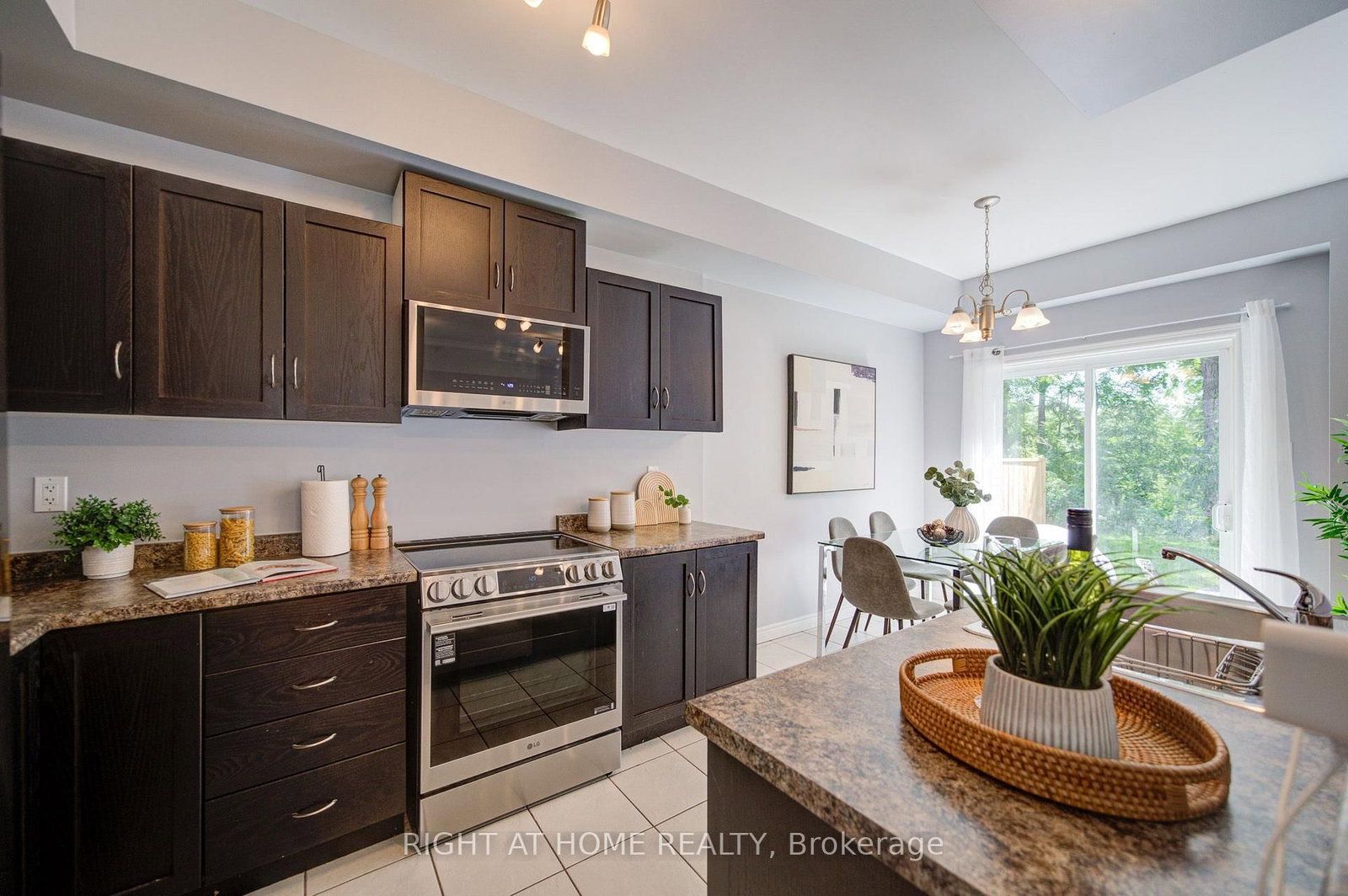 64 Myers Lane • Hamilton, ON photo 13
