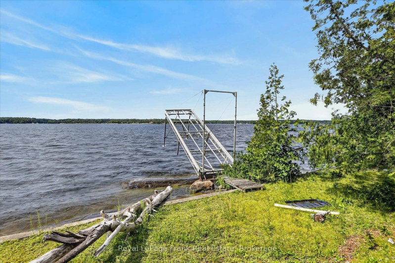 1550 Island 85 Stoney Lake