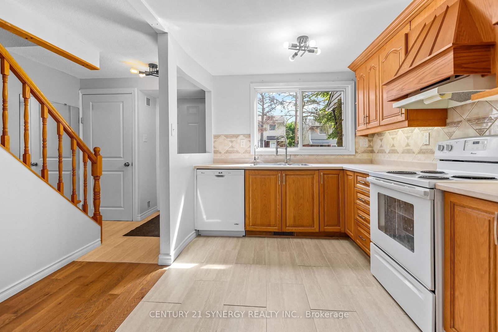 1472 Heatherington Road • #C • Ottawa, ON photo 9