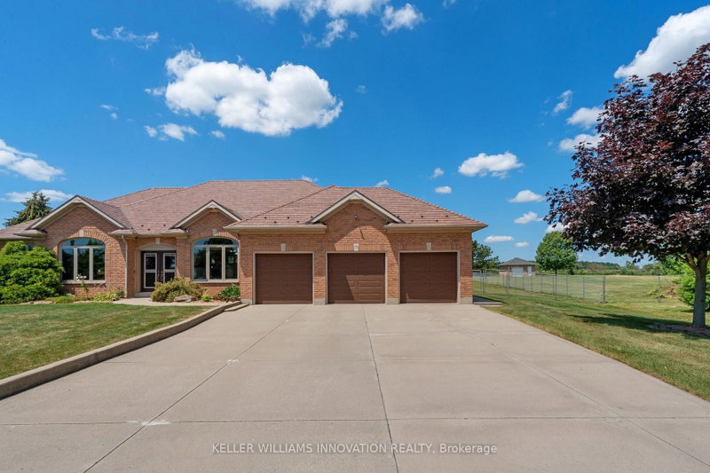 18 Featherstone Avenue