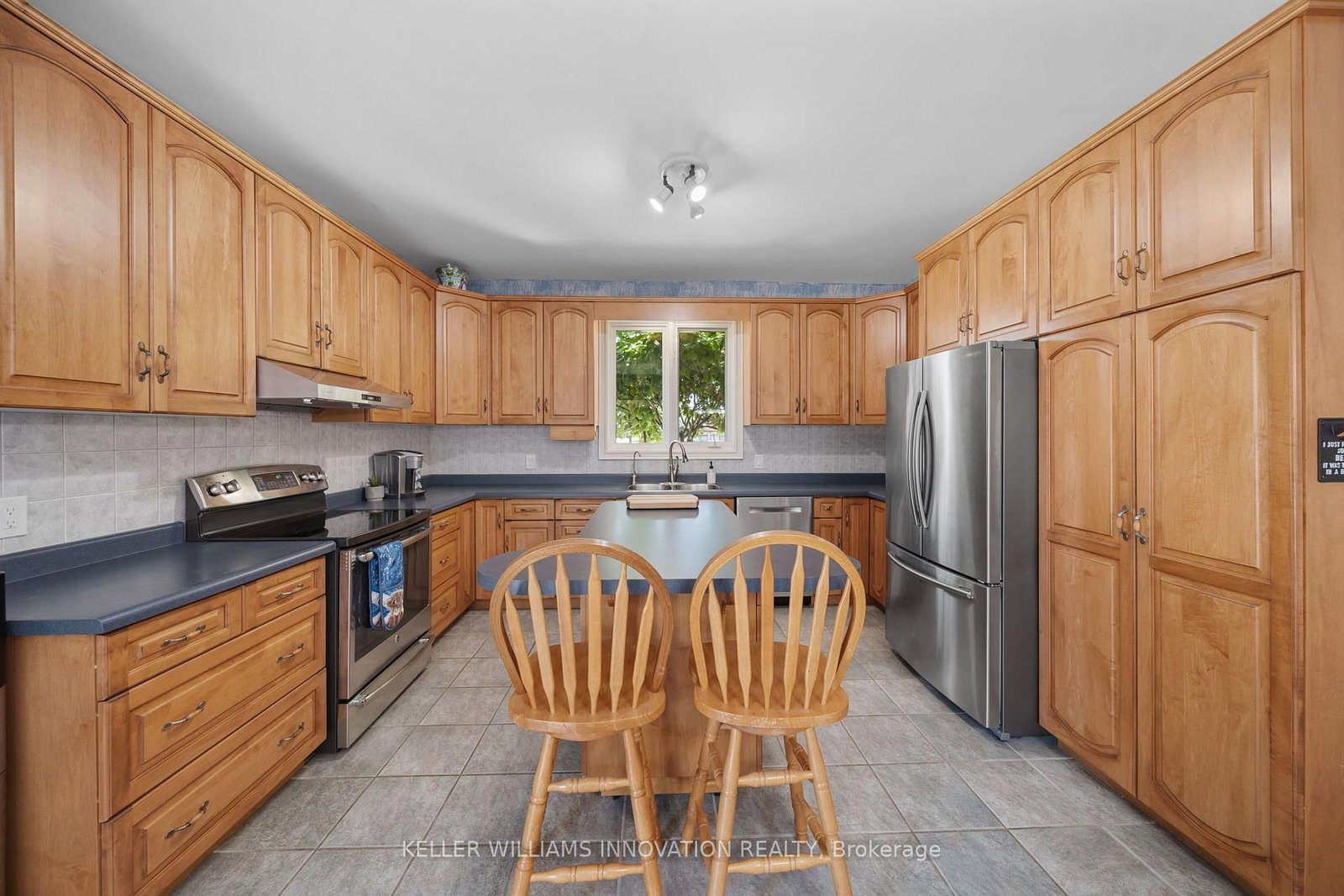18 Featherstone Avenue • Haldimand, ON photo 9