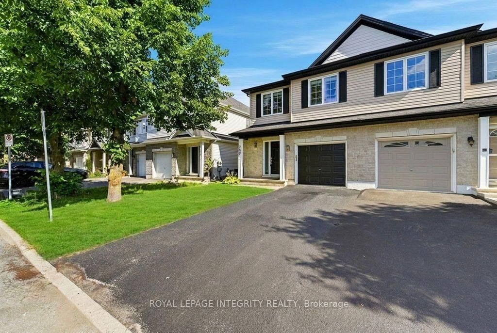 209 Tewsley Drive • Ottawa, ON photo 2