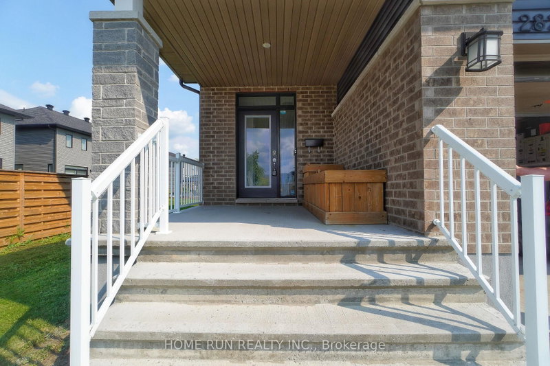 282 Nelson Street E