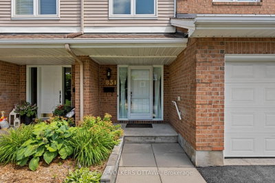 1831 Summerfields Crescent • Ottawa, ON photo 2