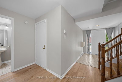 1831 Summerfields Crescent • Ottawa, ON photo 5