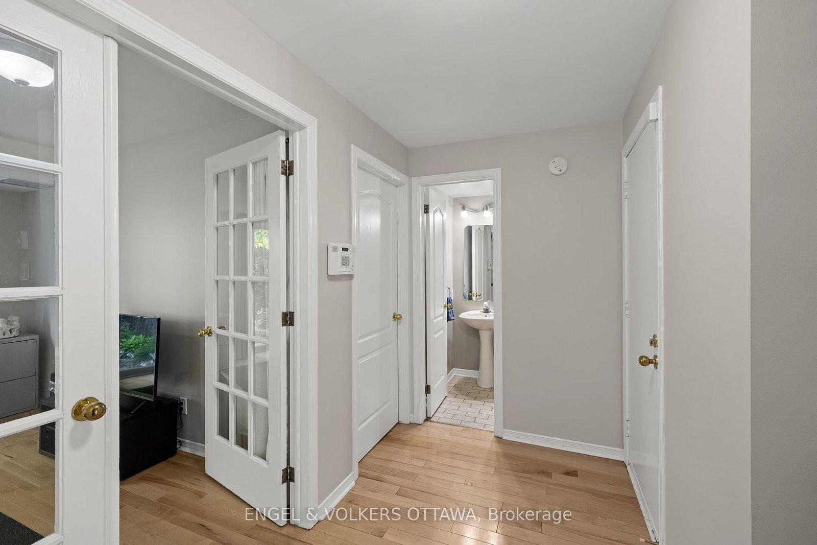 1831 Summerfields Crescent • Ottawa, ON photo 7